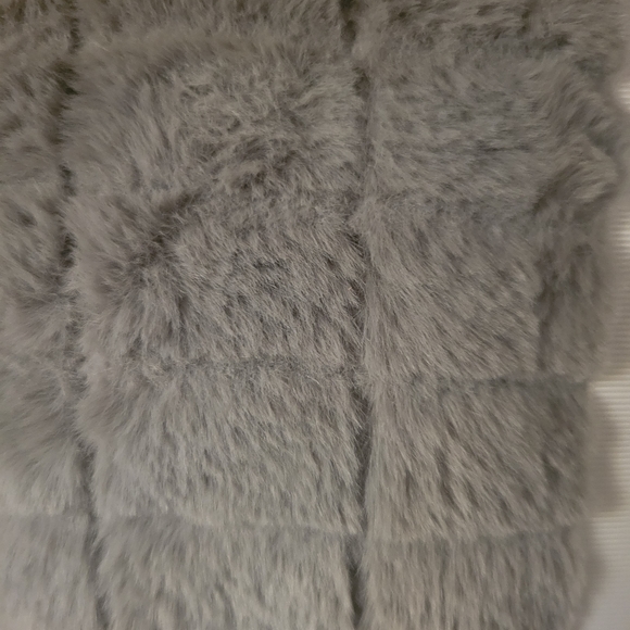 Ugg grey polar textured throw blanket 50x70 in. - Picture 5 of 7